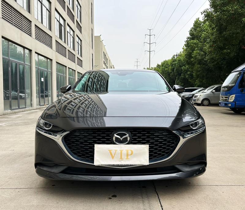 Mazda 3 - фото 1