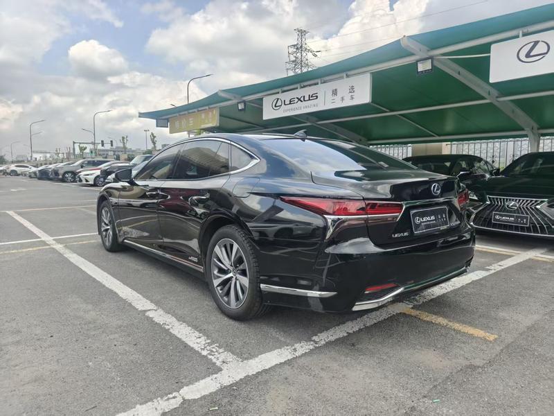 Lexus LS - фото 3