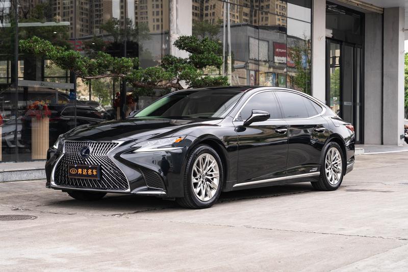 Lexus LS - фото 0