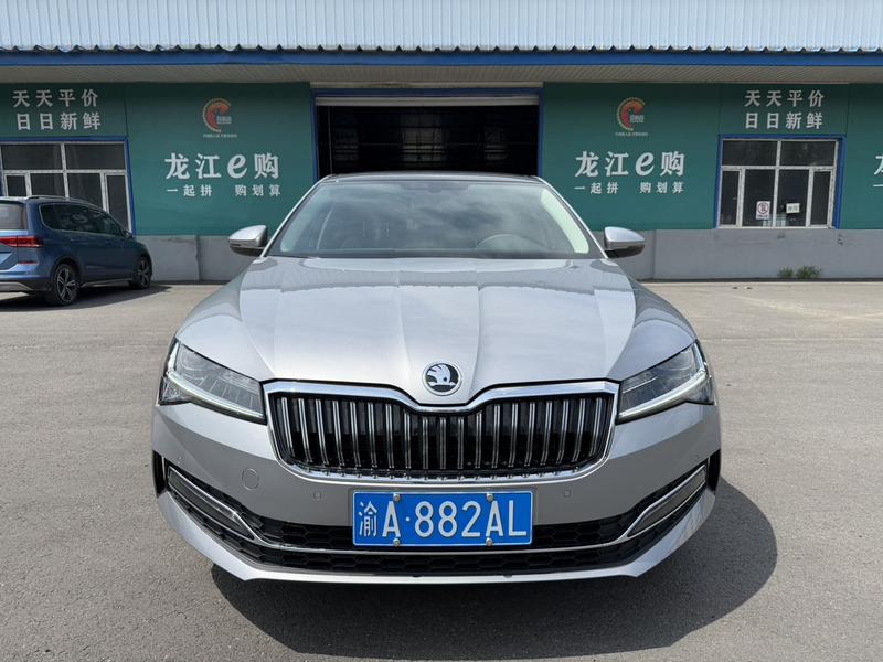 Skoda Superb - фото 1
