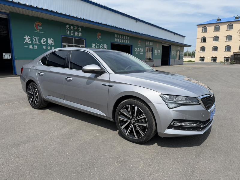 Skoda Superb - фото 2