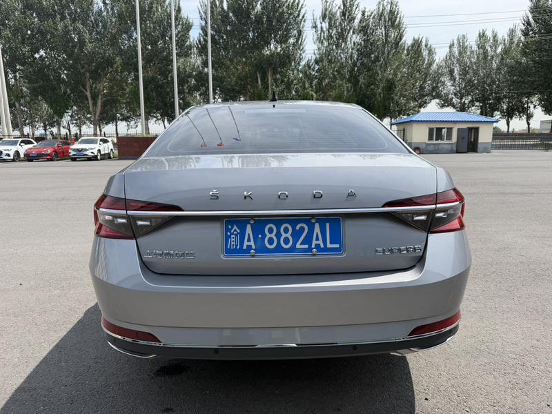 Skoda Superb - фото 4
