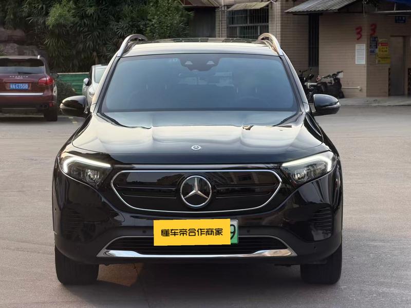 Mercedes-Benz EQB - фото 1