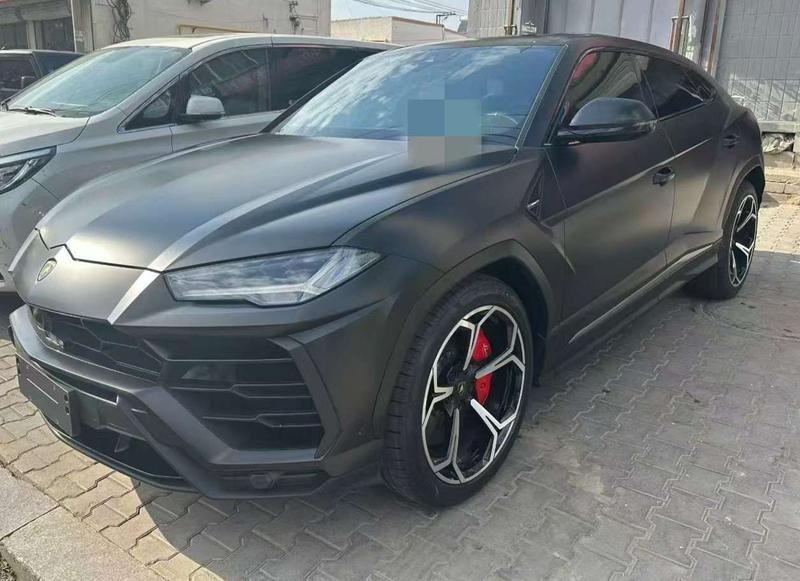 Lamborghini Urus - фото 0