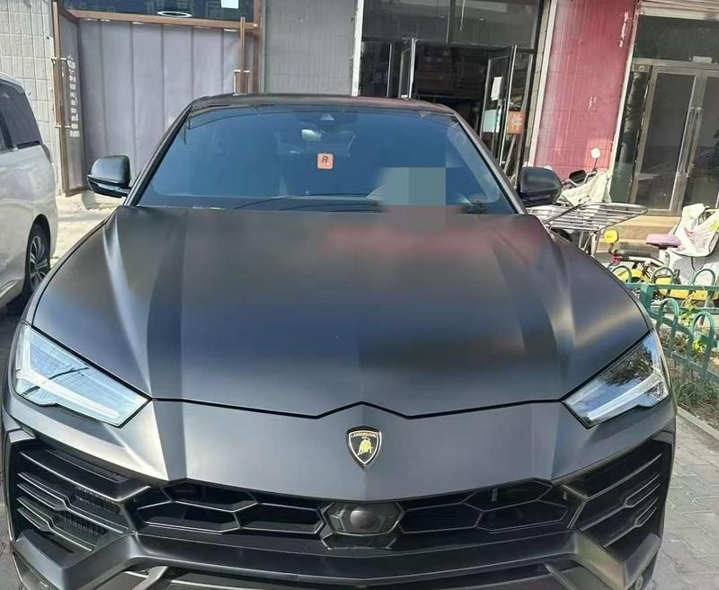Lamborghini Urus - фото 1