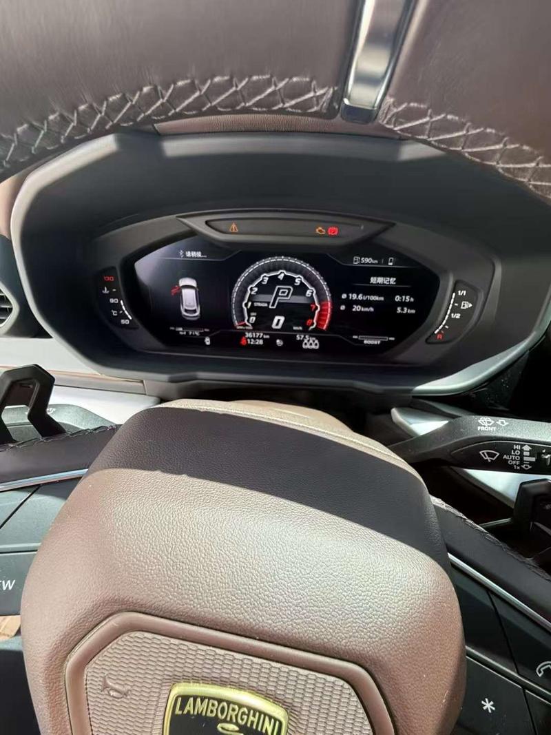 Lamborghini Urus - фото 3