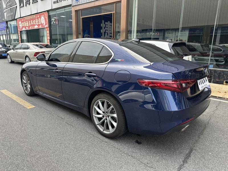 Alfa Romeo Giulia - фото 3