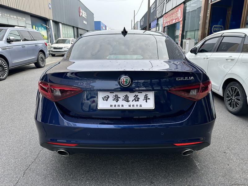 Alfa Romeo Giulia - фото 4