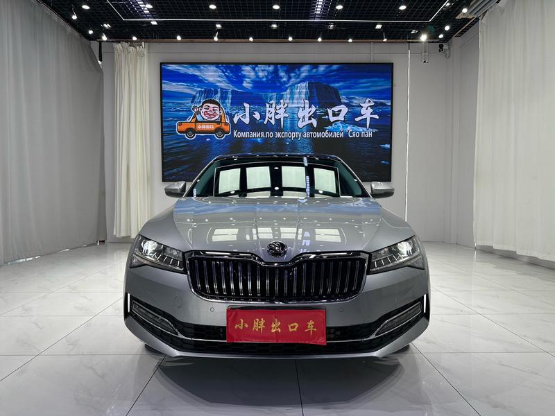 Skoda Superb - фото 1