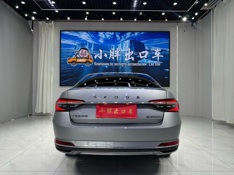 Skoda Superb - фото 4