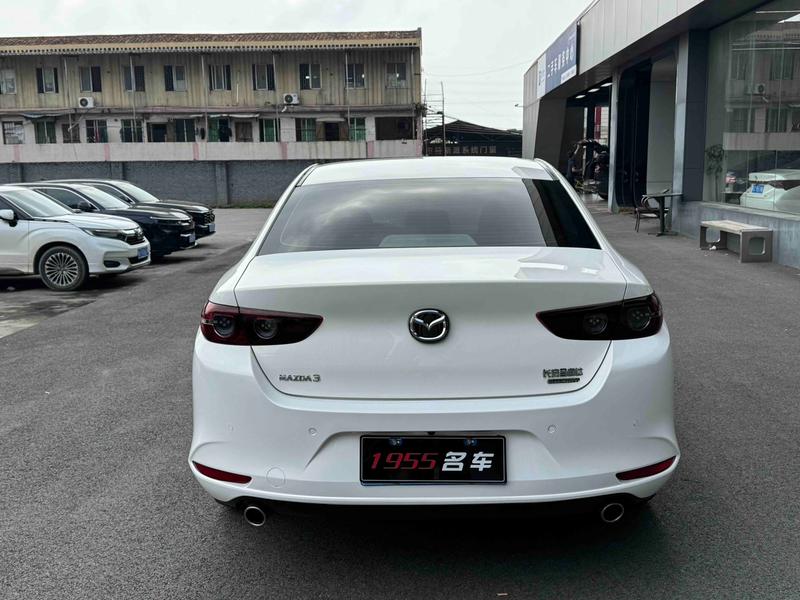 Mazda 3 - фото 4