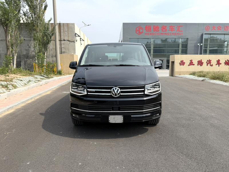 Volkswagen Multivan - фото 1