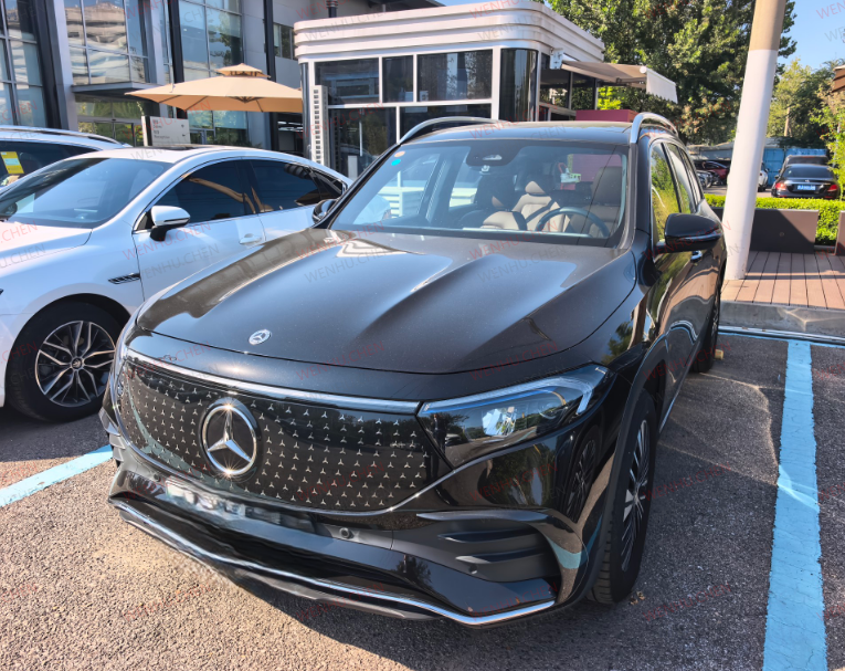 Mercedes-Benz EQB - фото 0
