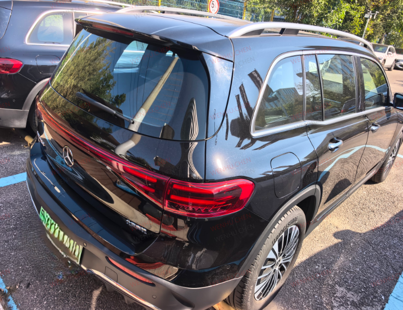 Mercedes-Benz EQB - фото 1