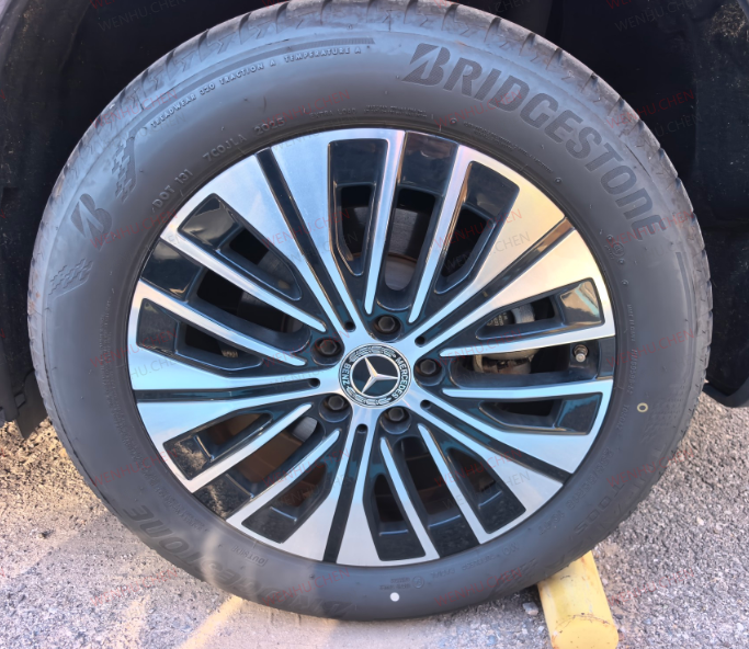 Mercedes-Benz EQB - фото 2