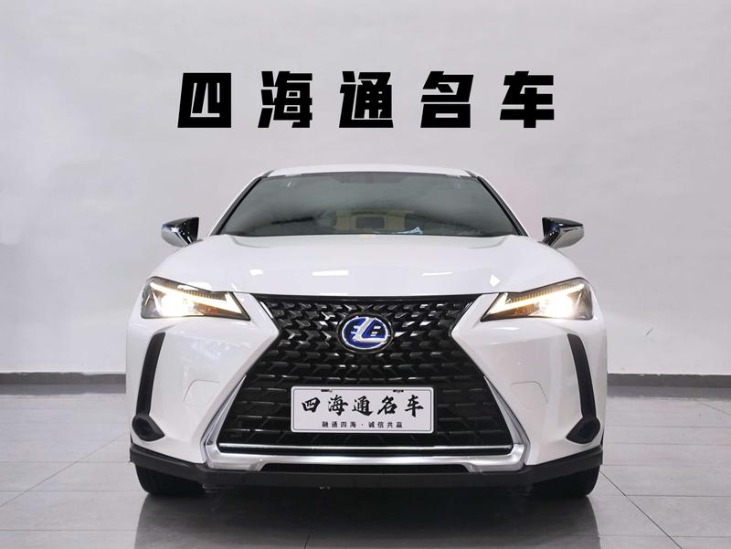 Lexus UX - фото 1