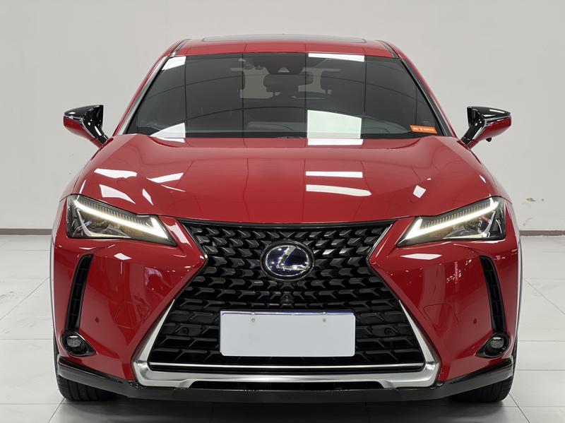 Lexus UX - фото 1