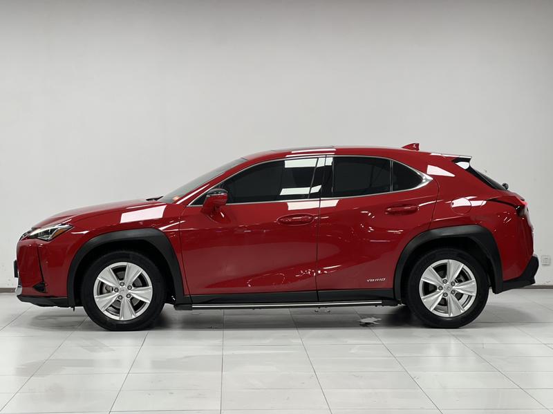 Lexus UX - фото 3