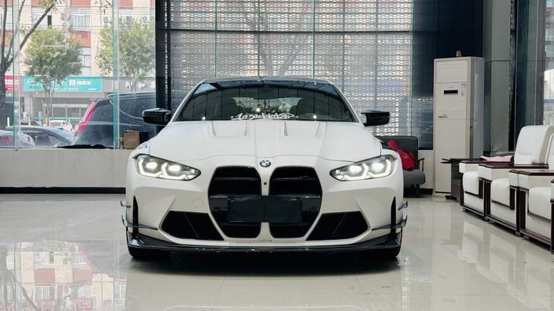 BMW M4 - фото 1