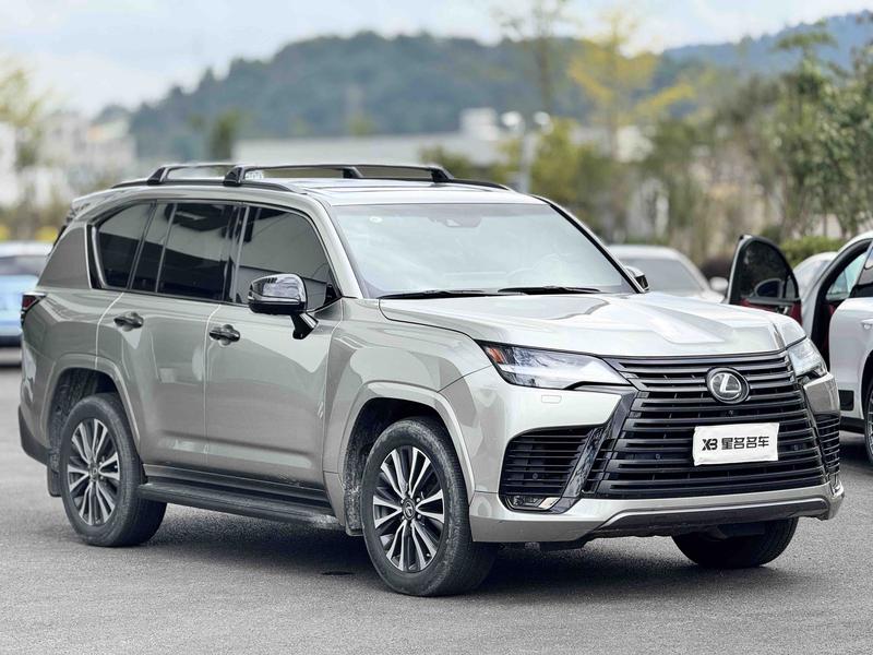 Lexus LX - фото 2