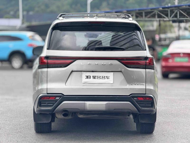 Lexus LX - фото 4