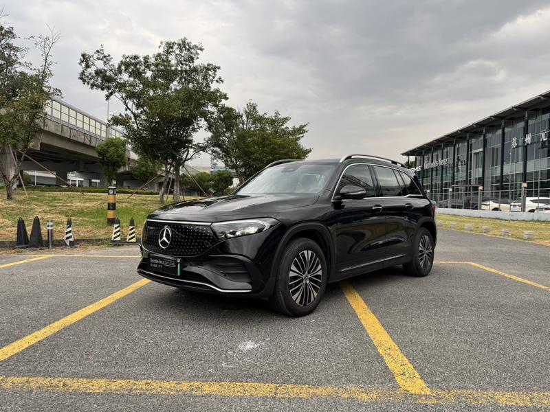 Mercedes-Benz EQB - фото 0