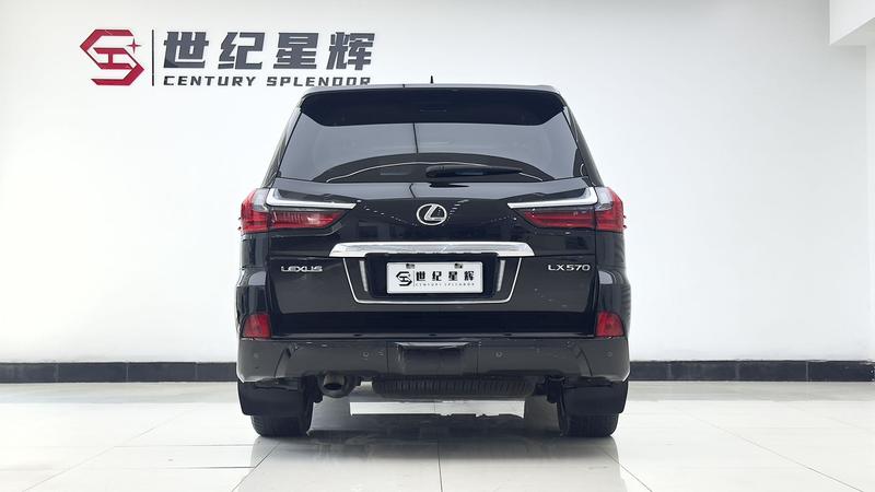 Lexus LX - фото 4