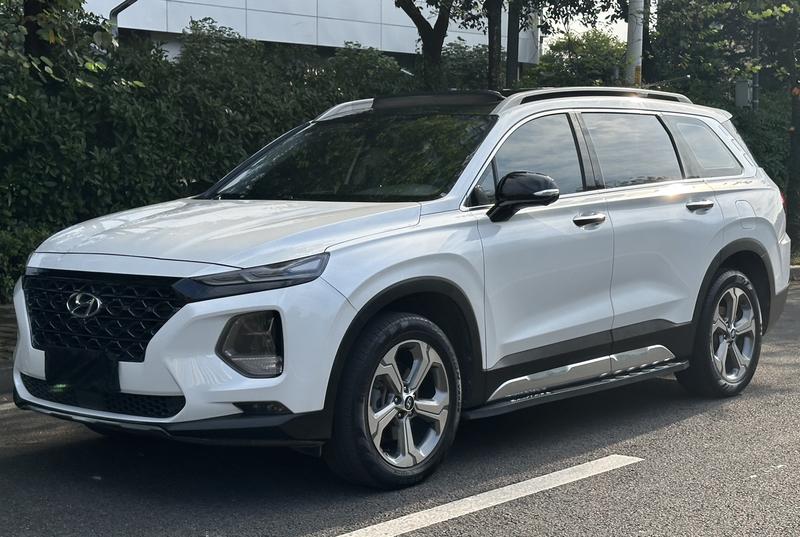 Hyundai Santa Fe - фото 0