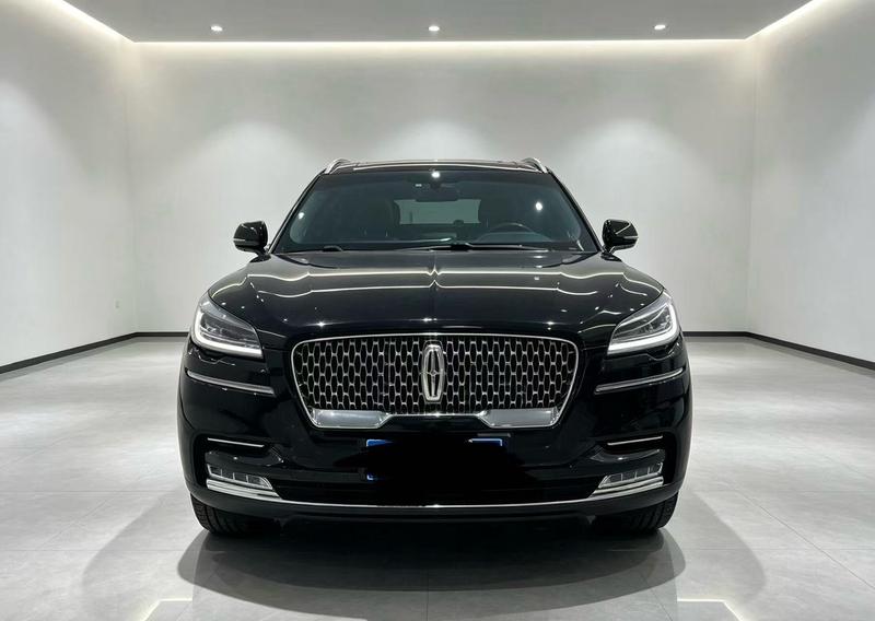 Lincoln Aviator - фото 1