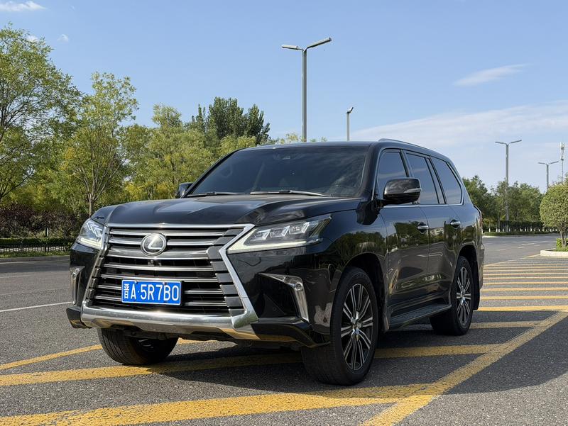 Lexus LX - фото 0