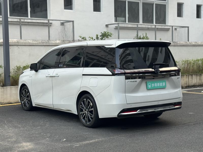 GAC Trumpchi E8 PHEV - фото 4