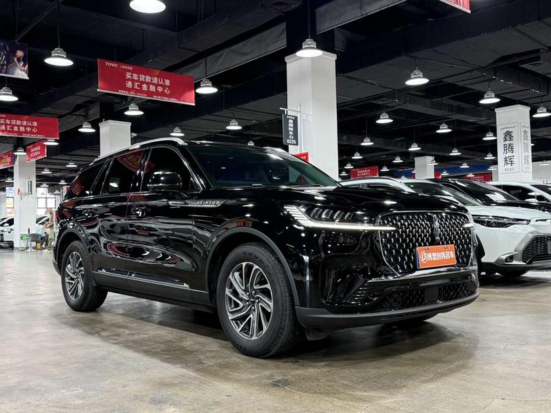 Lincoln Aviator - фото 1