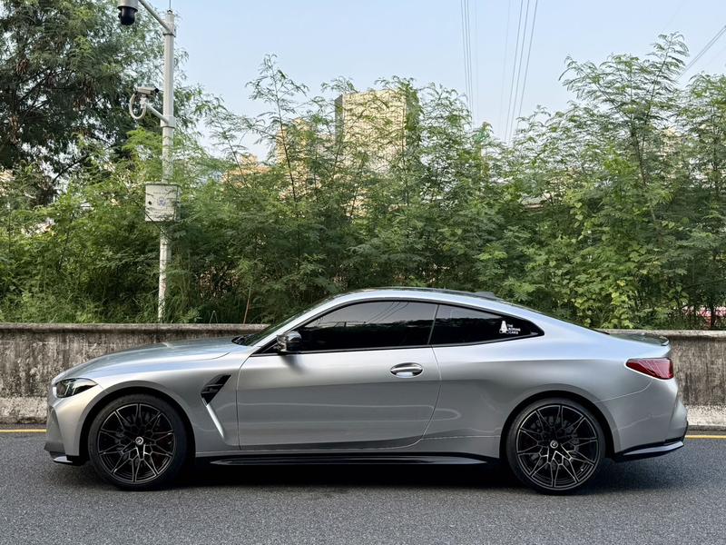 BMW M4 - фото 2
