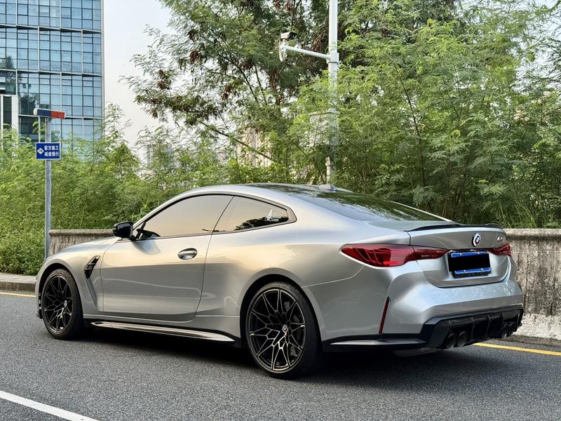 BMW M4 - фото 3