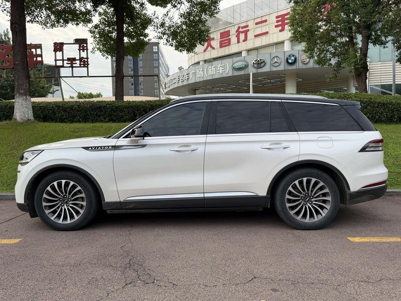 Lincoln Aviator - фото 2