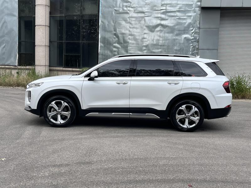 Hyundai Santa Fe - фото 3