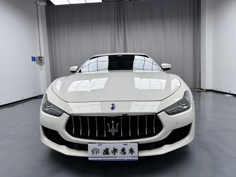 Maserati Ghibli - фото 1