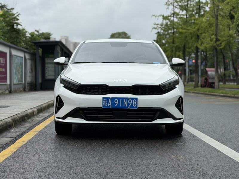 Kia K3 - фото 1
