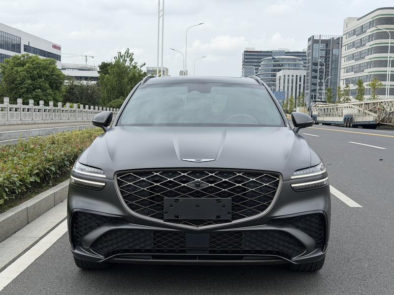 Genesis GV70 - фото 1