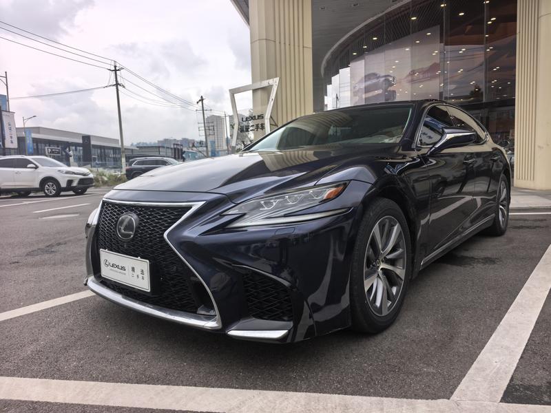 Lexus LS - фото 0