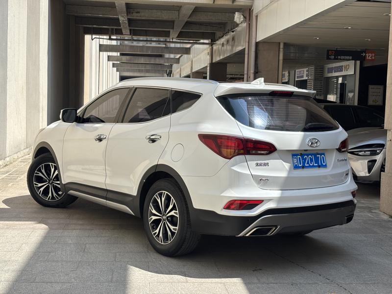 Hyundai Santa Fe - фото 3