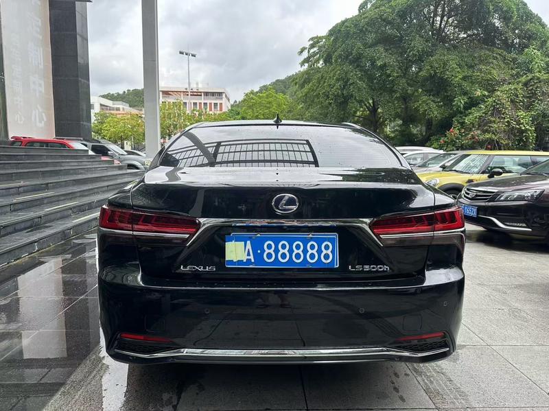 Lexus LS - фото 4