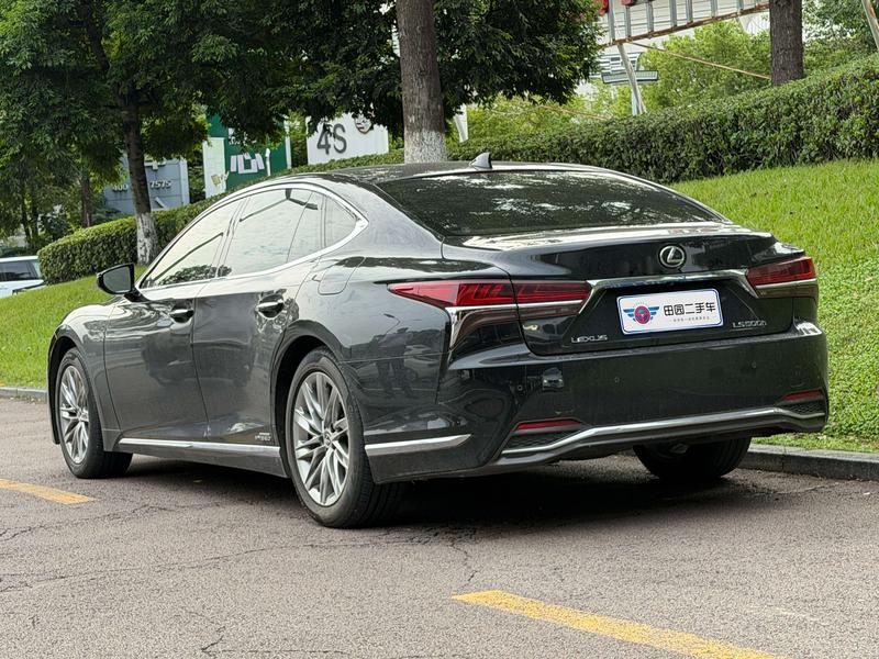 Lexus LS - фото 3