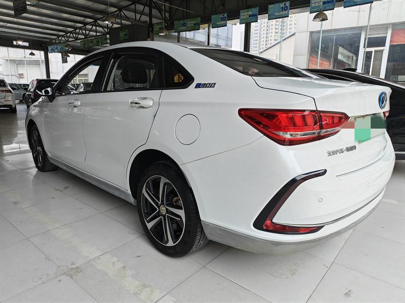 BAIC EU5 - фото 3