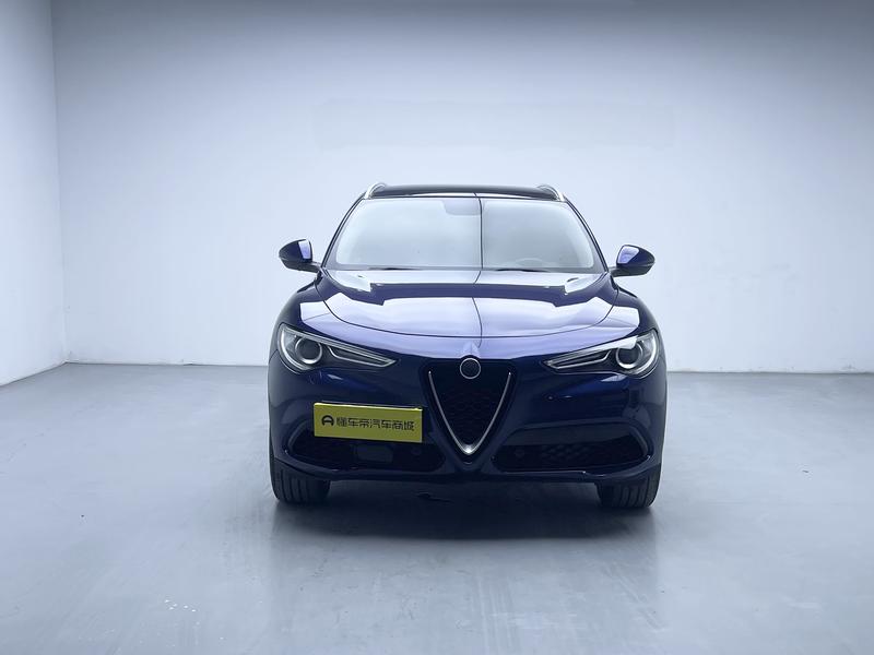 Alfa Romeo Stelvio - фото 1