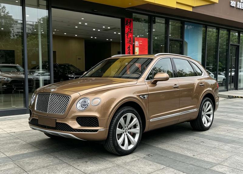 Bentley Bentayga - фото 0