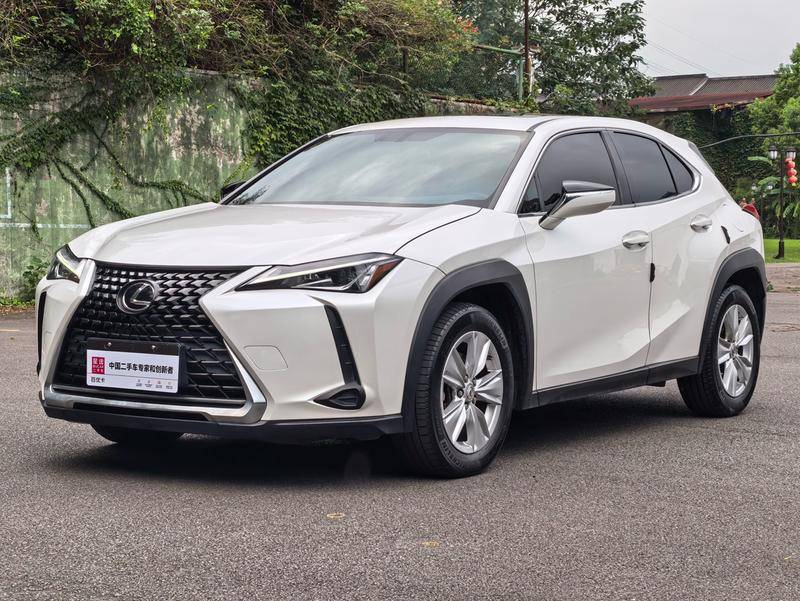 Lexus UX - фото 0