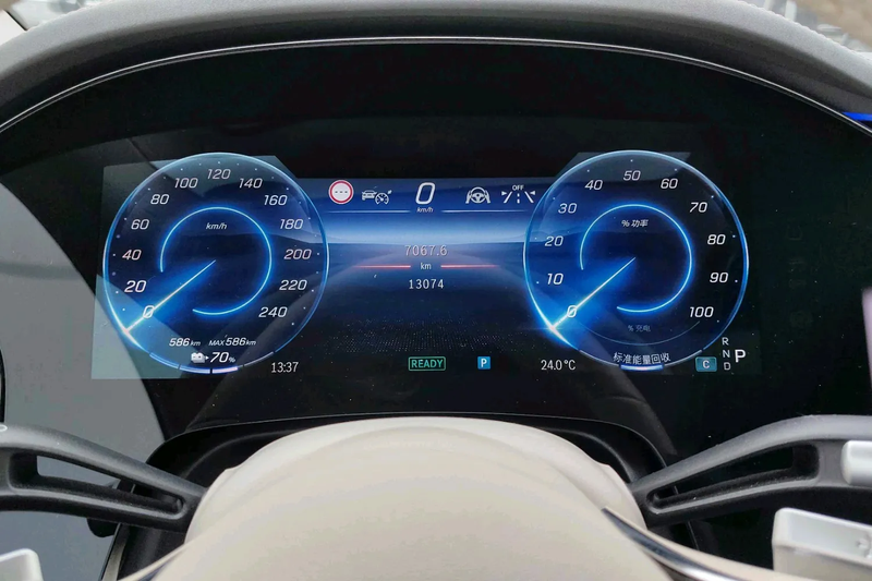 Mercedes-Benz EQS - фото 2