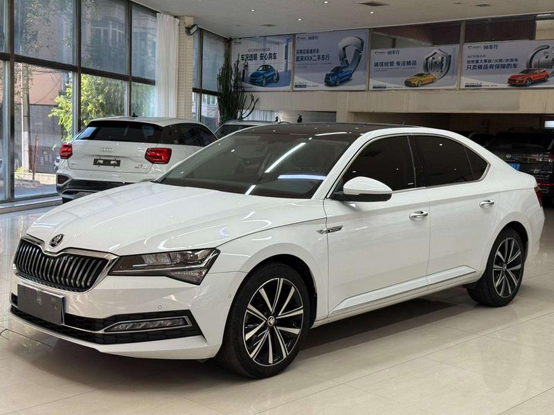 Skoda Superb - фото 0