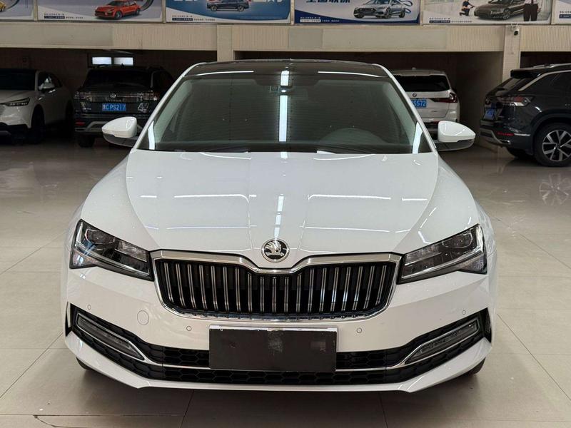 Skoda Superb - фото 1